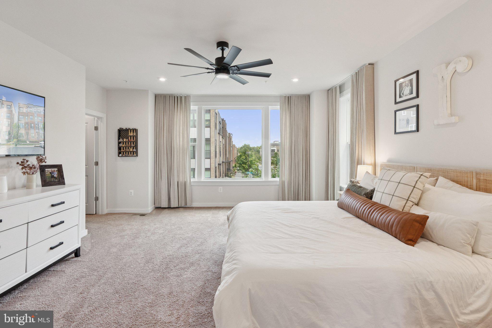 WESTSIDE AT SHADY GROVE METRO - Residential