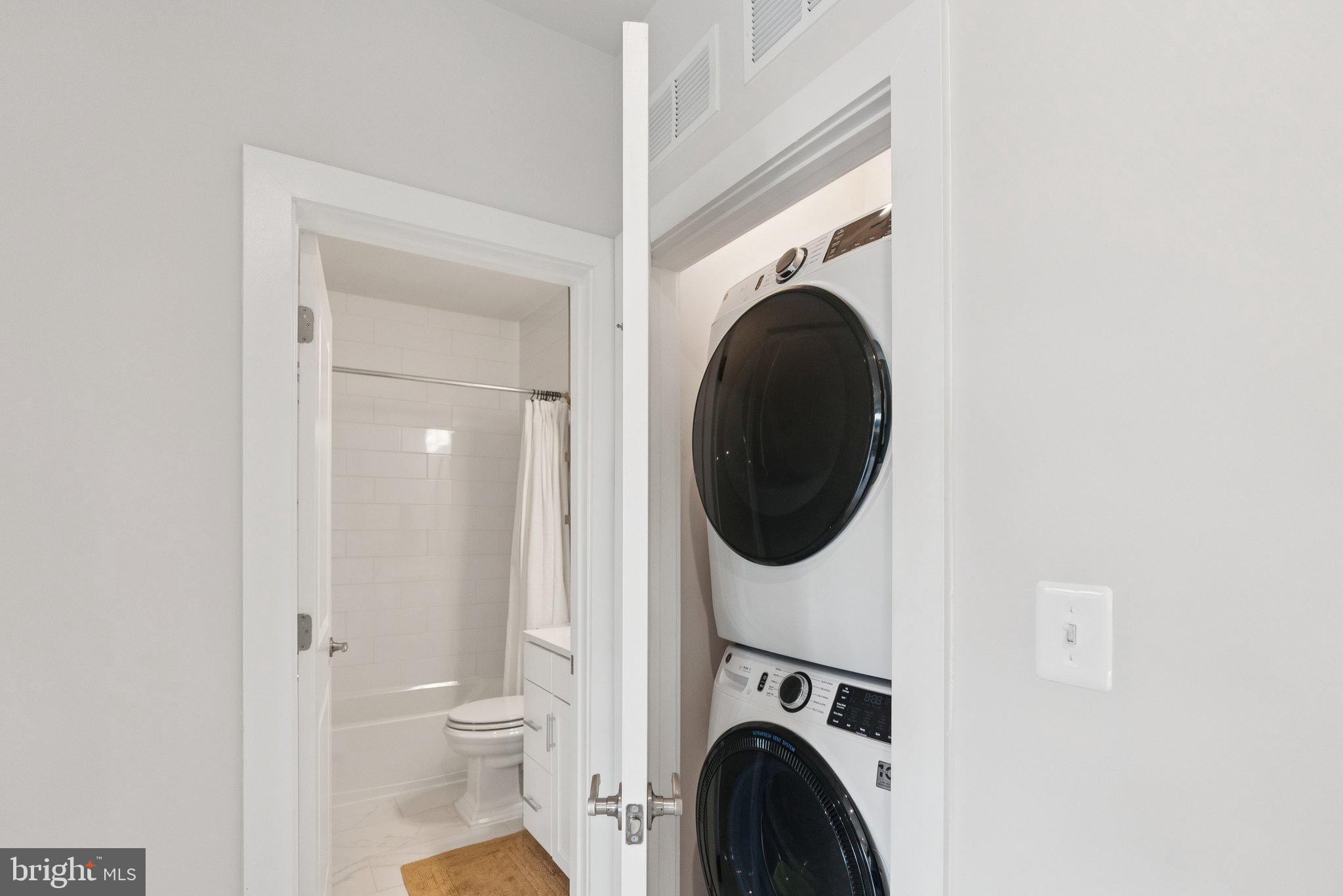 WESTSIDE AT SHADY GROVE METRO - Residential