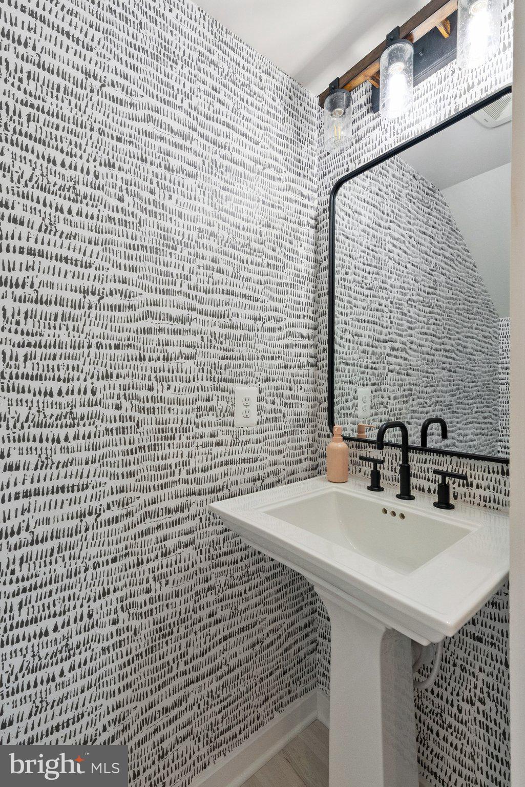 WESTSIDE AT SHADY GROVE METRO - Residential