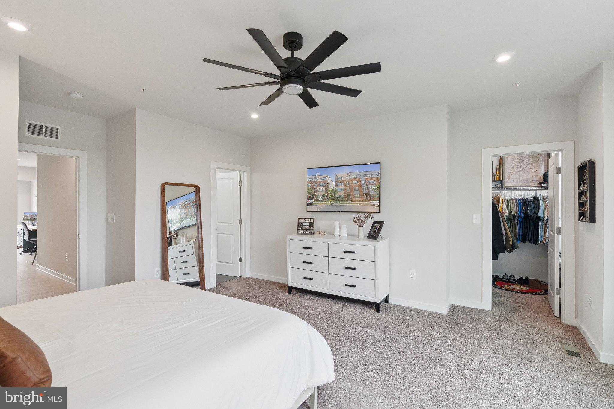 WESTSIDE AT SHADY GROVE METRO - Residential