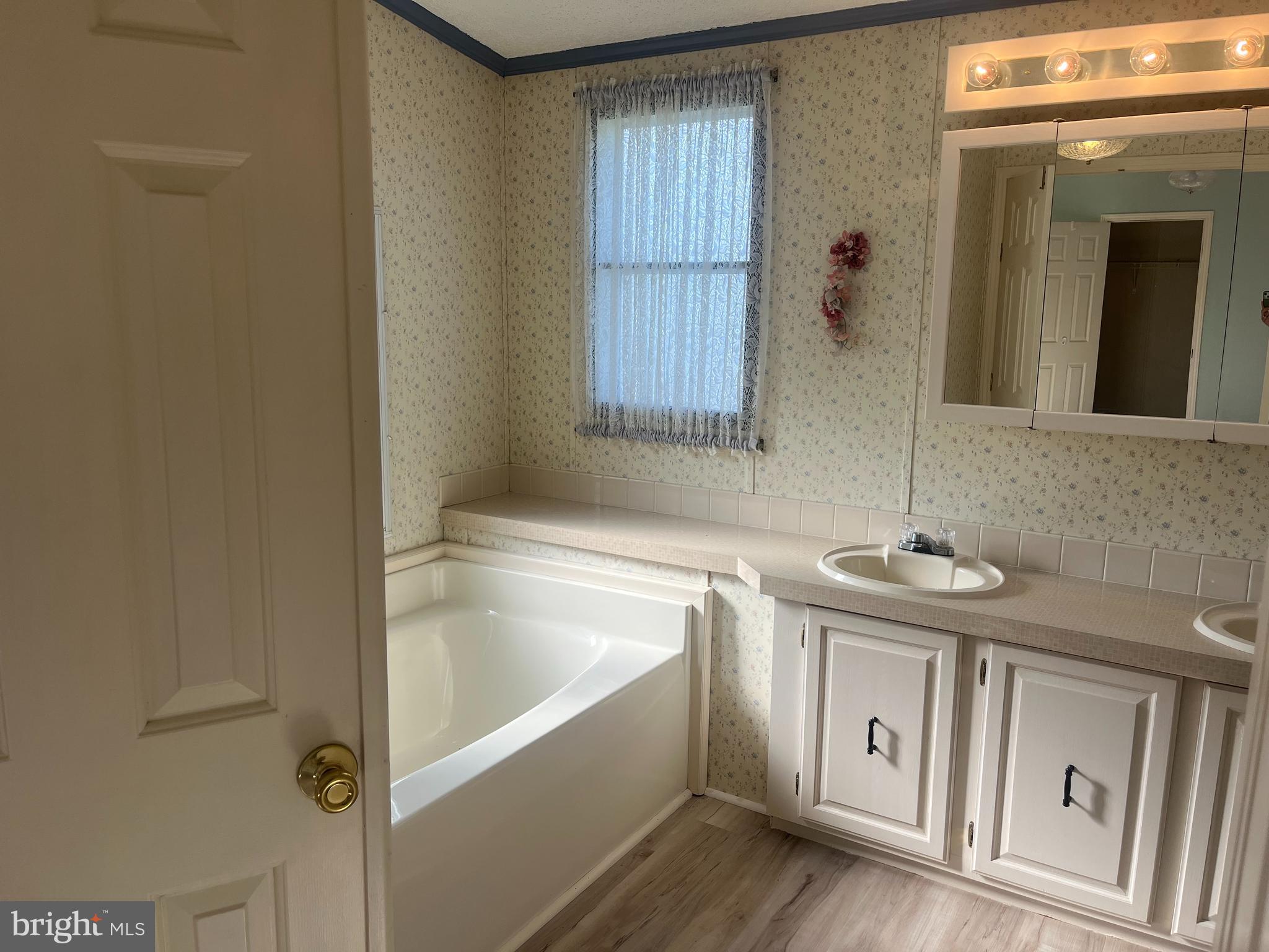 BRIARWOOD ESTATES - Residential