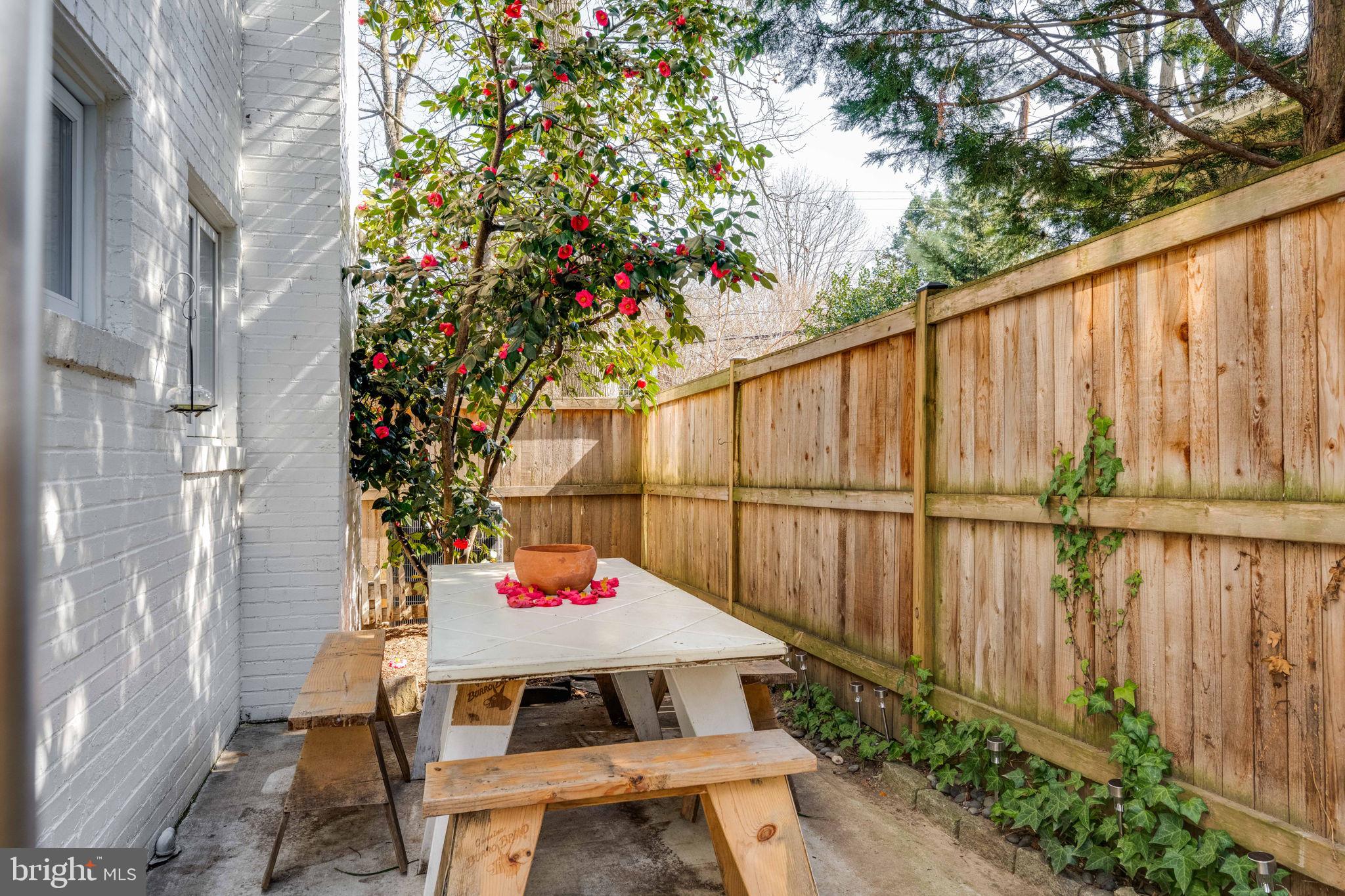 MONTICELLO PARK - Residential