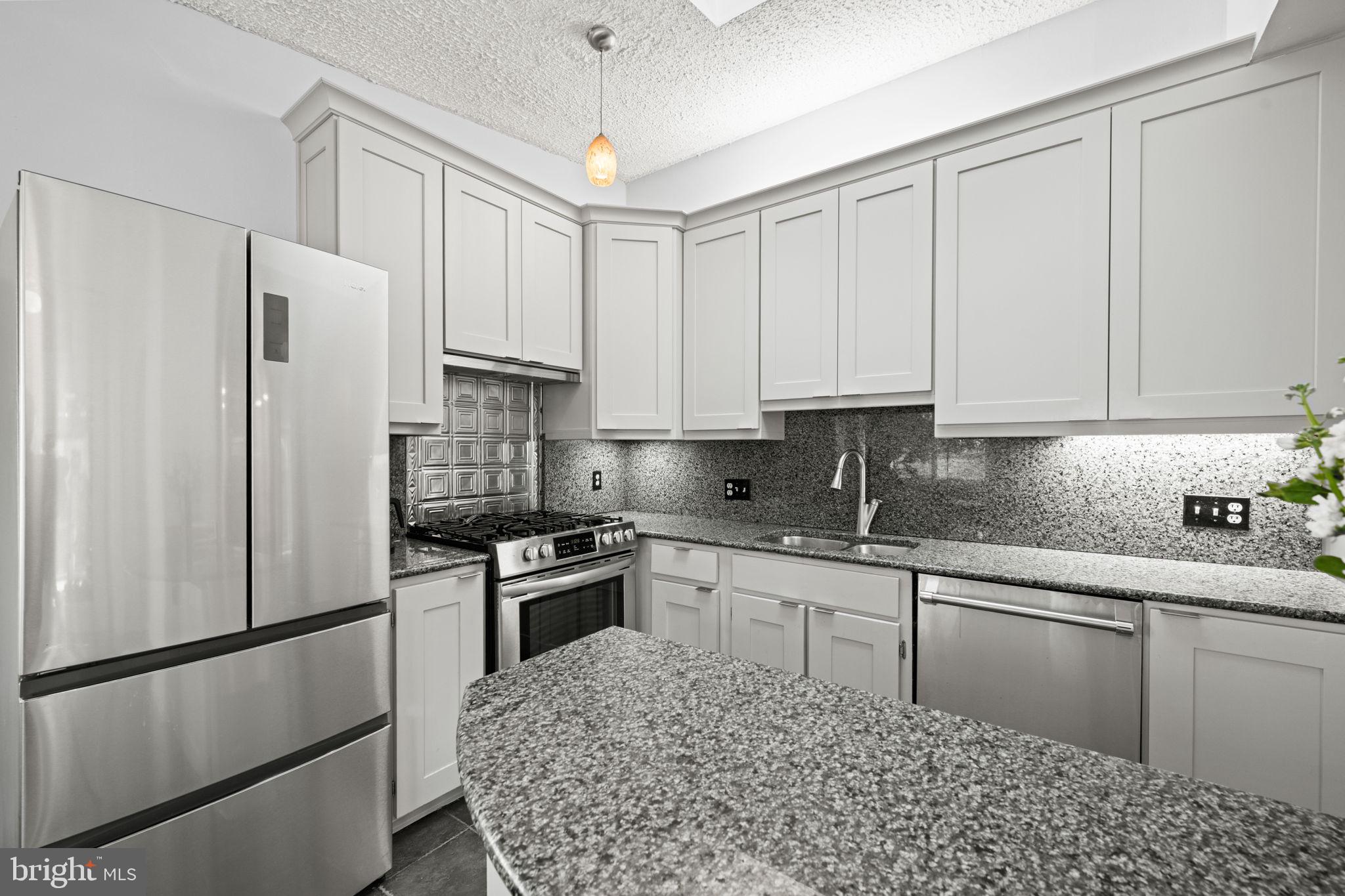 MONTICELLO PARK - Residential