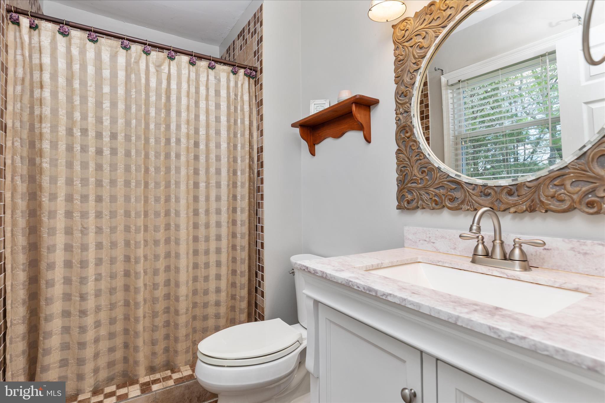 LAKEVIEW ESTATES - Residential