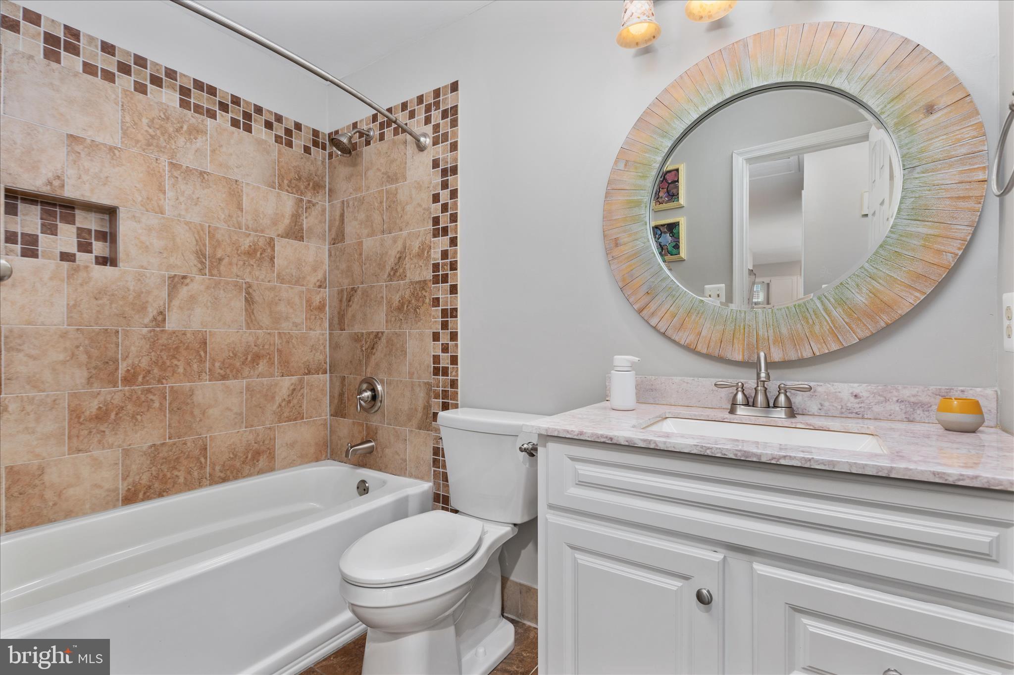 LAKEVIEW ESTATES - Residential