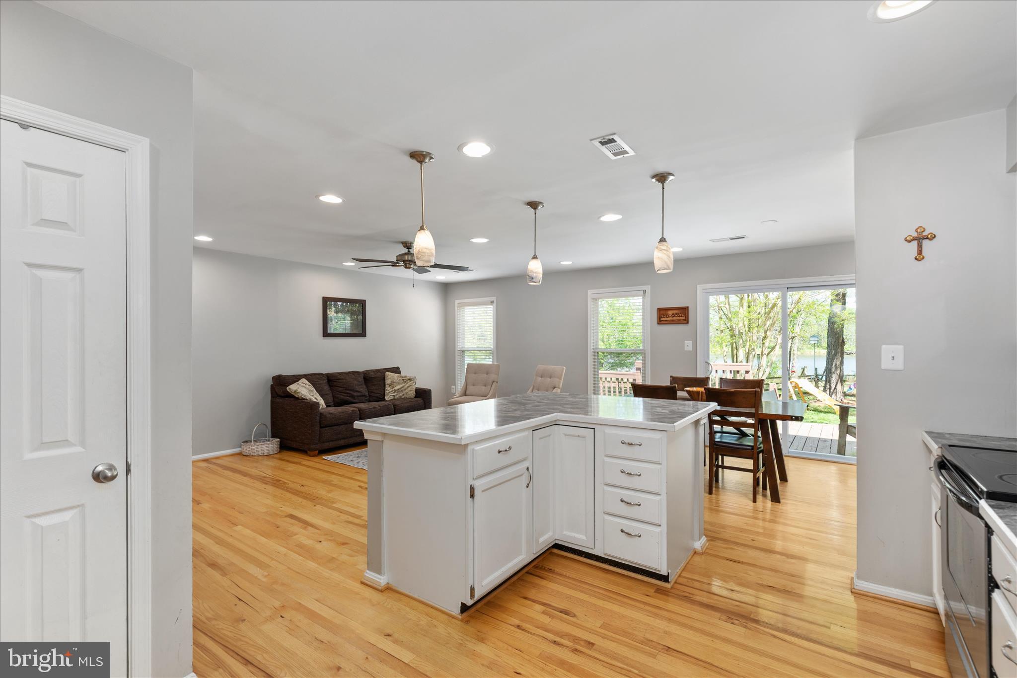 LAKEVIEW ESTATES - Residential