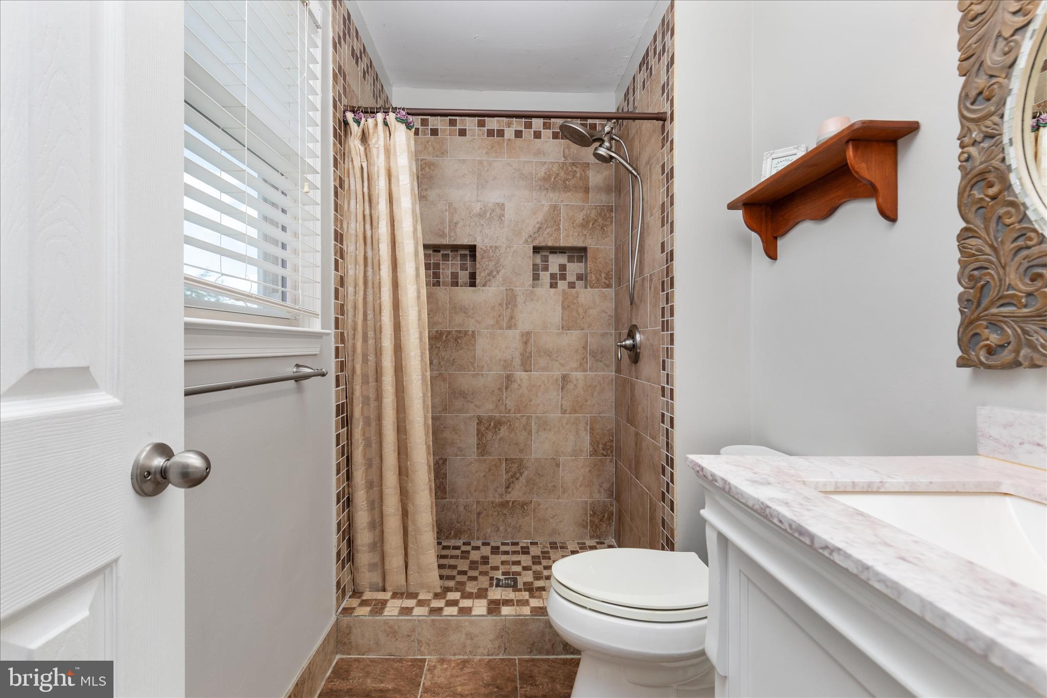 LAKEVIEW ESTATES - Residential