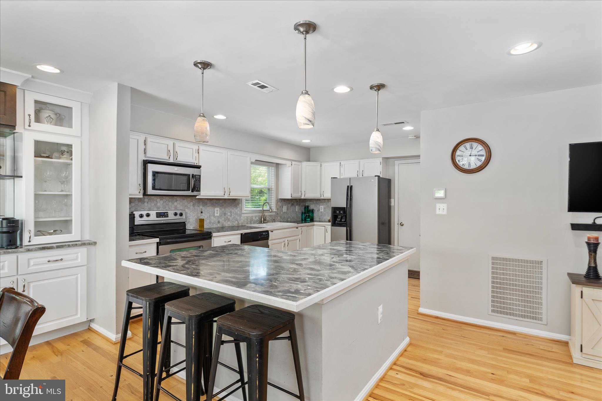 LAKEVIEW ESTATES - Residential