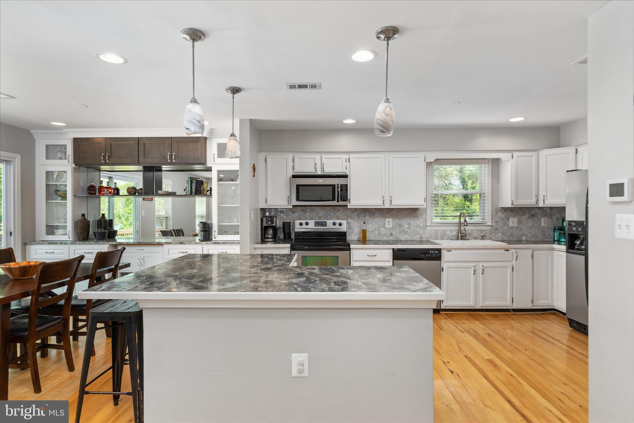 LAKEVIEW ESTATES - Residential