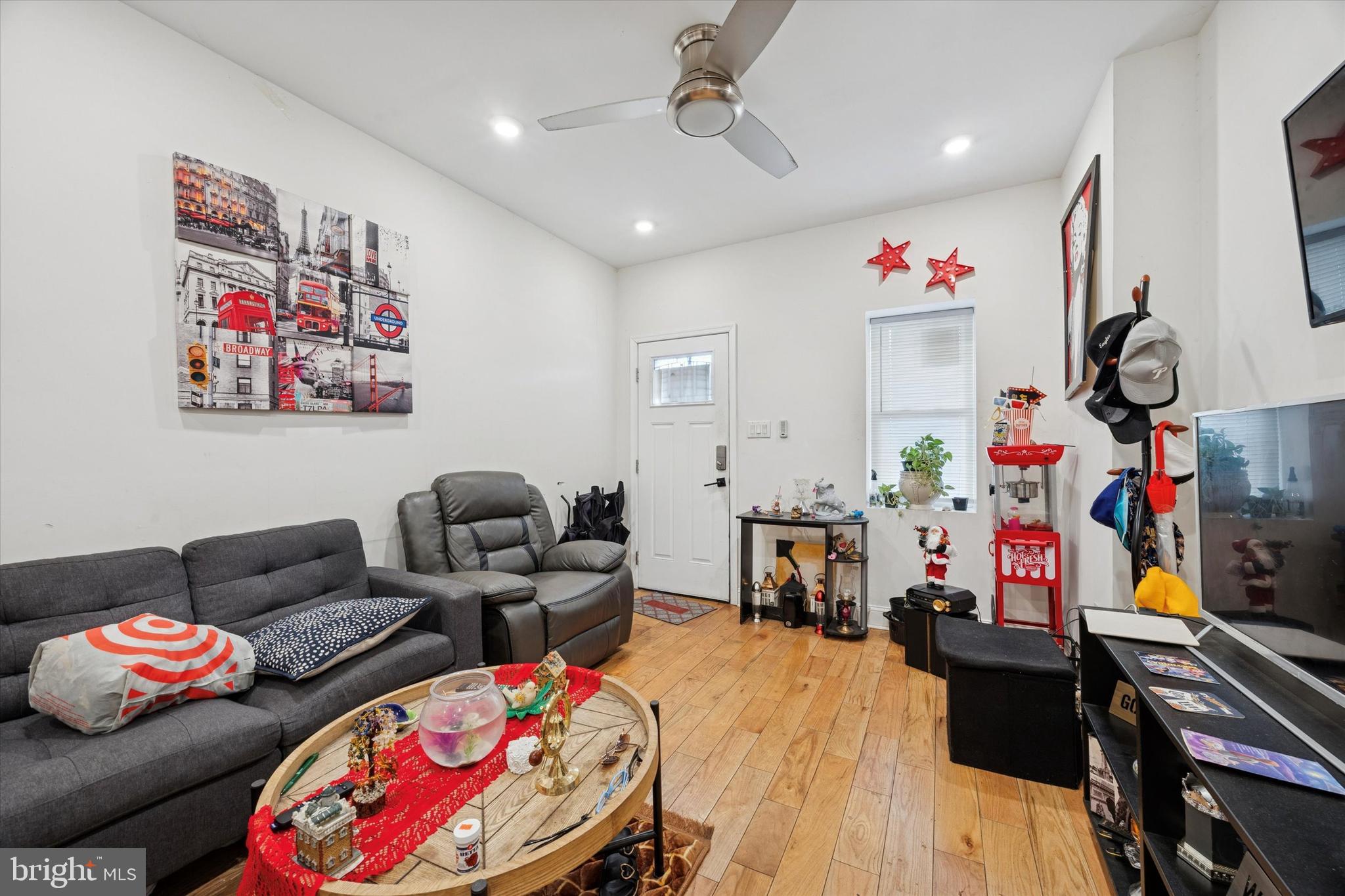 WALNUT HILL - Residential