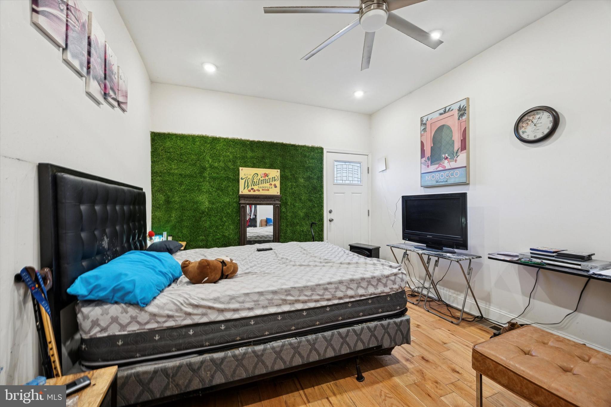 WALNUT HILL - Residential