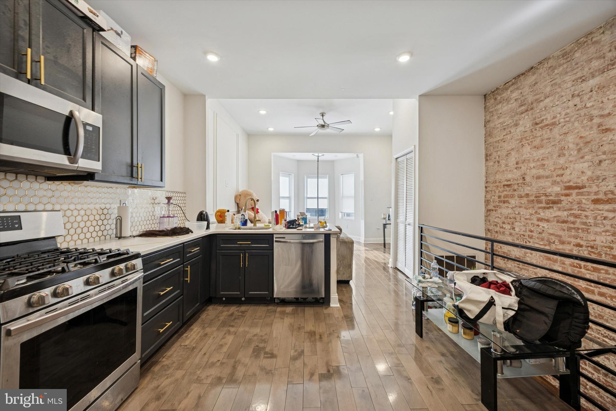 WALNUT HILL - Residential