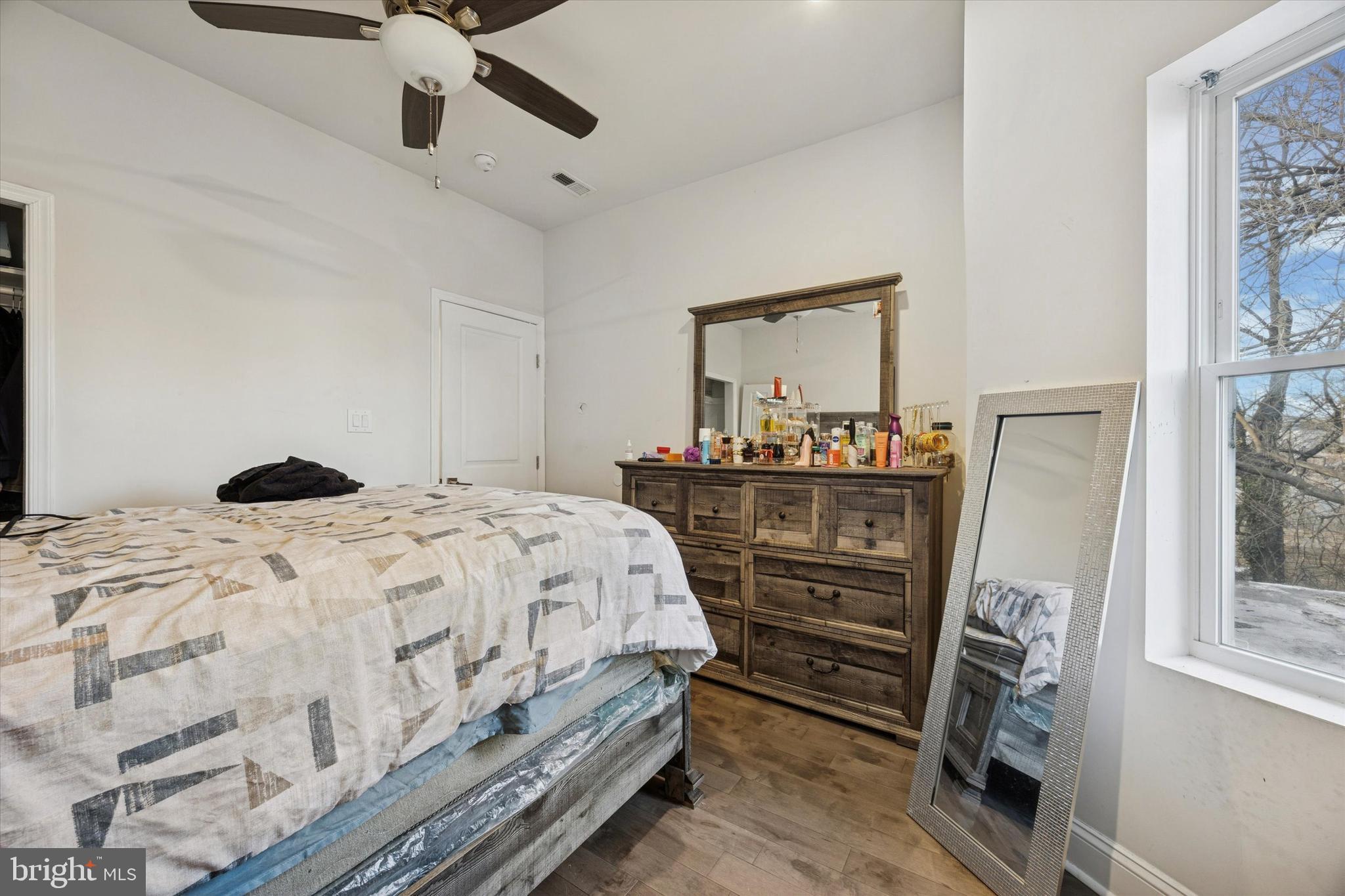 WALNUT HILL - Residential