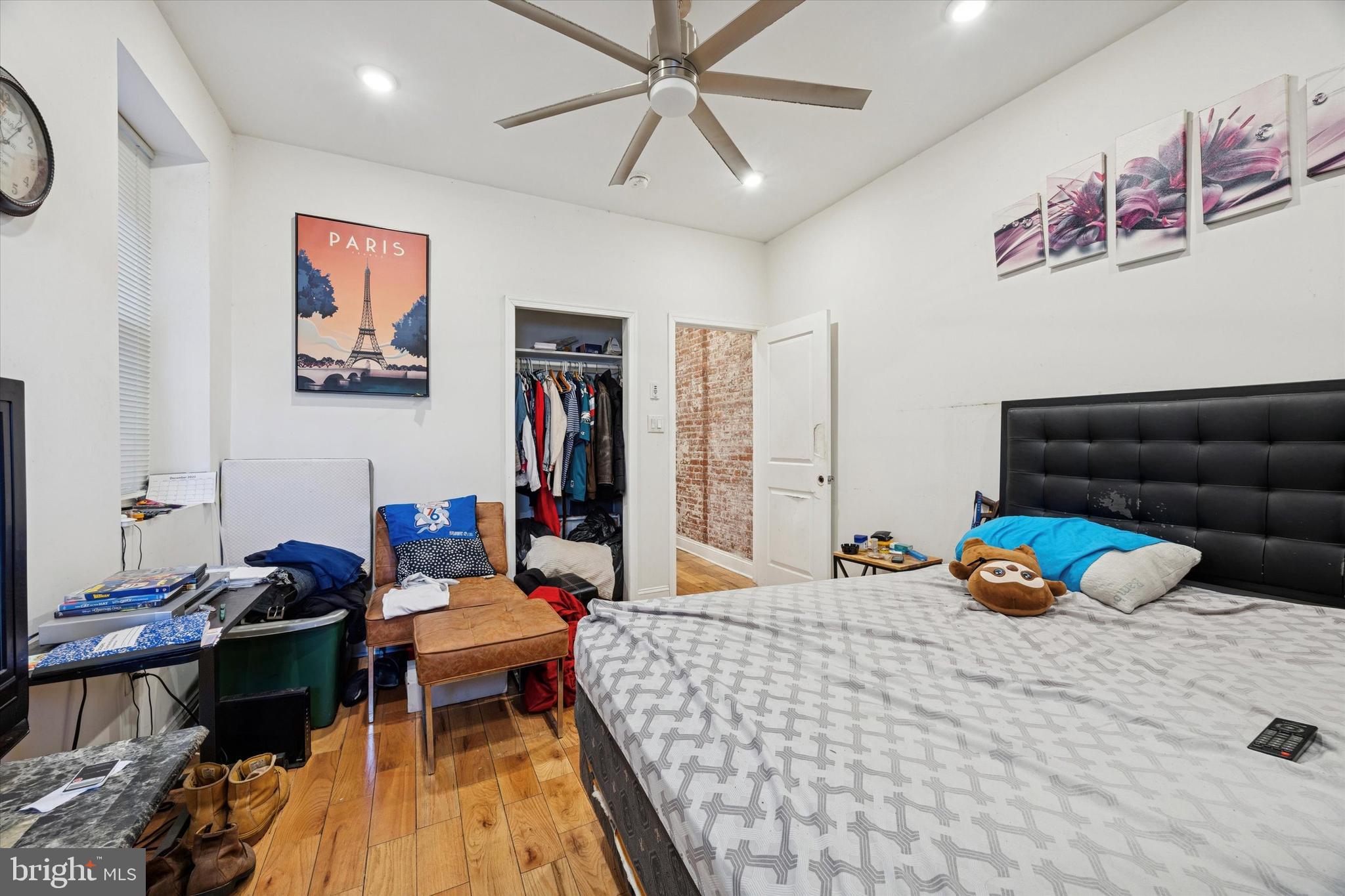 WALNUT HILL - Residential