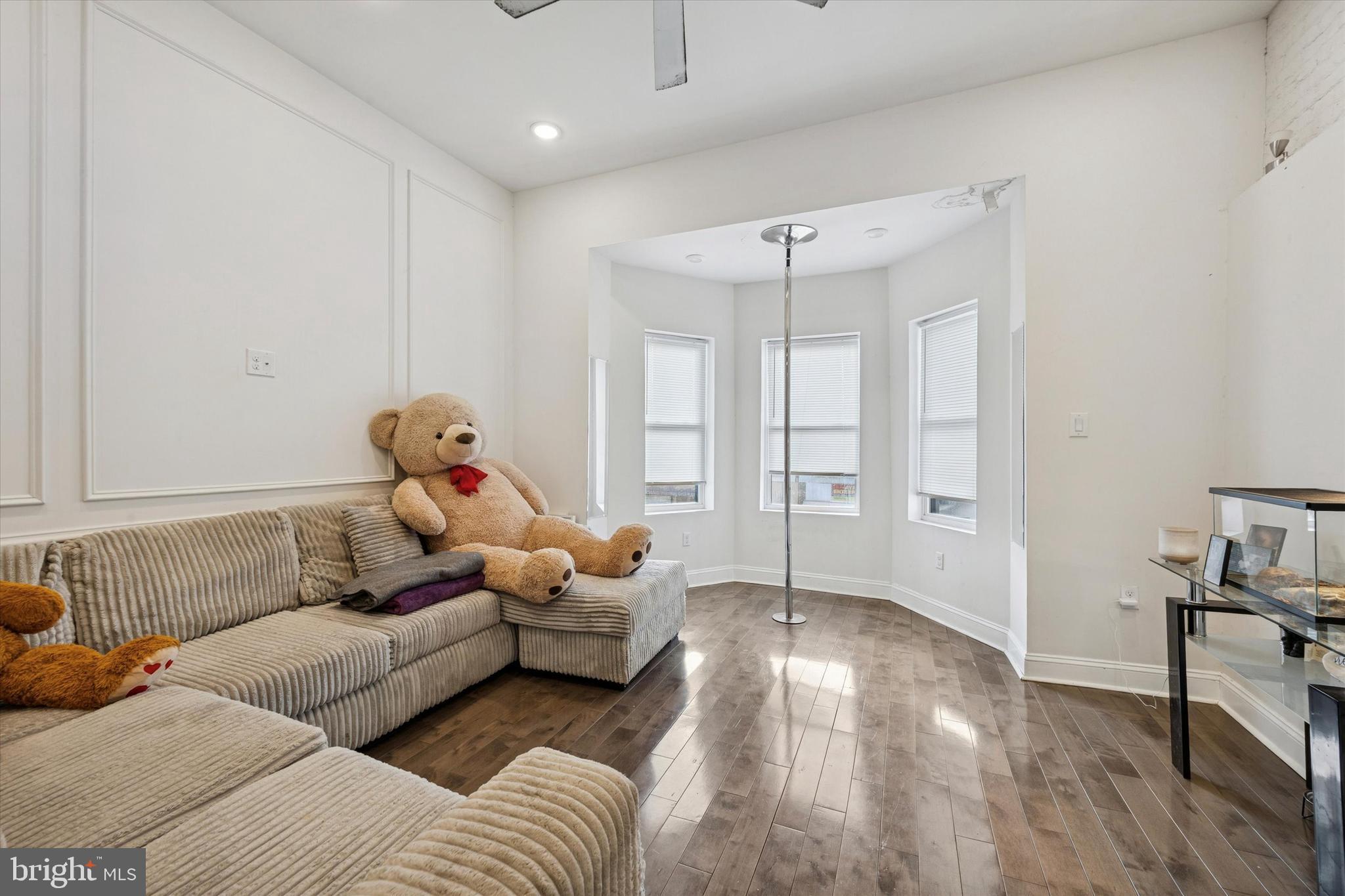 WALNUT HILL - Residential