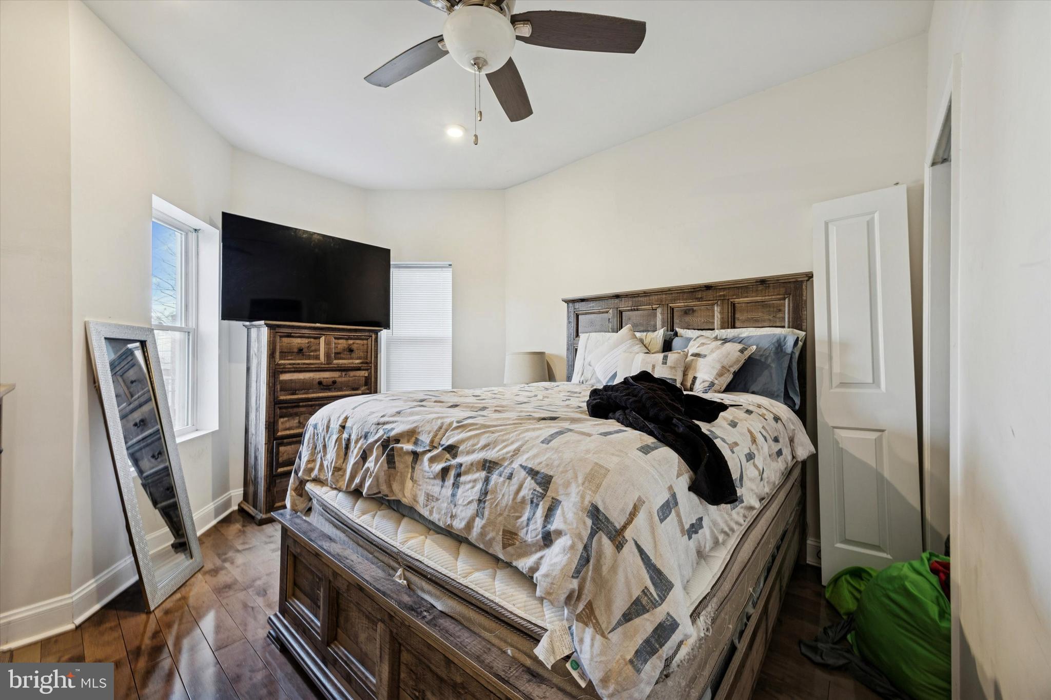 WALNUT HILL - Residential