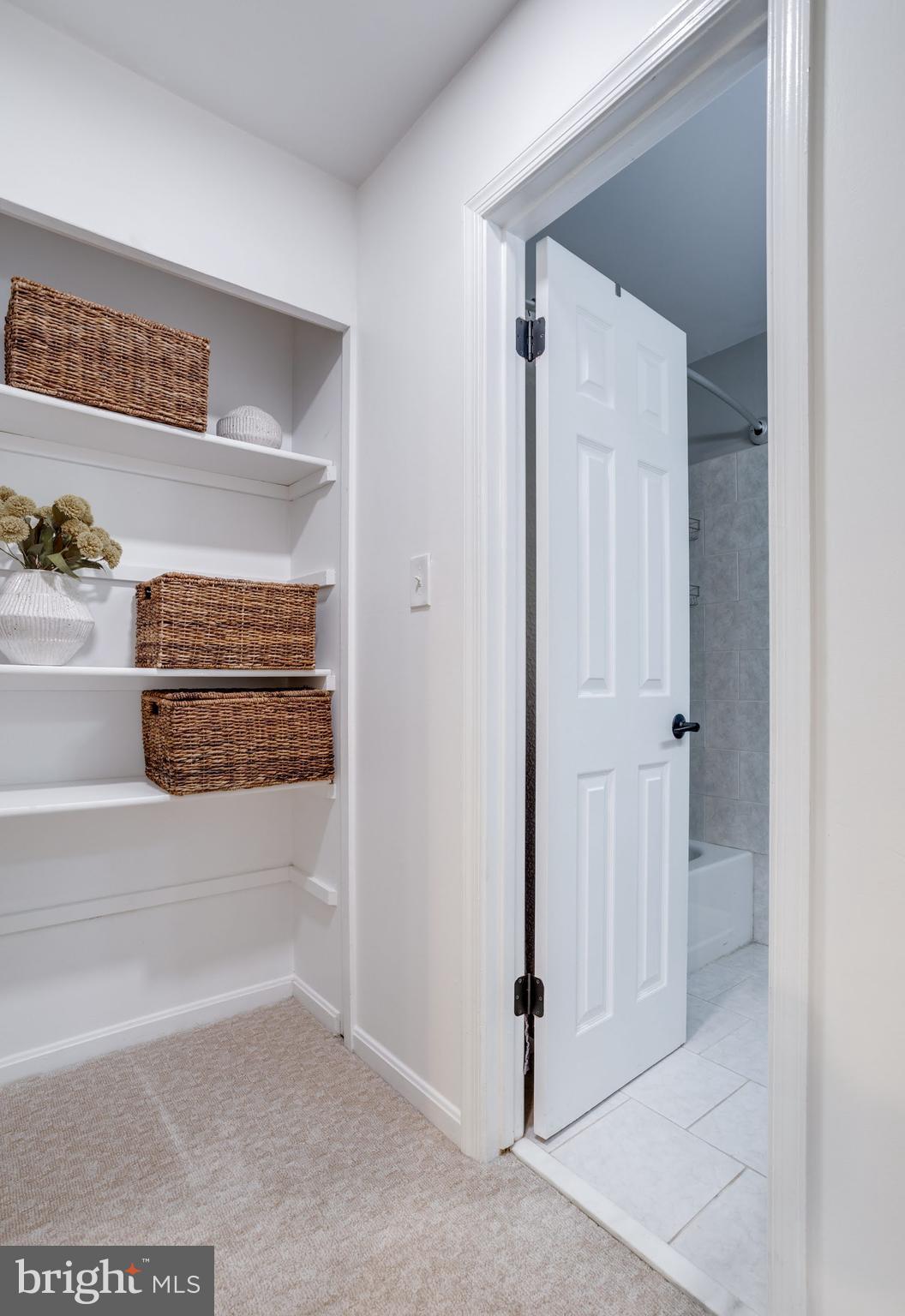 LAFAYETTE VILLAGE - Residential