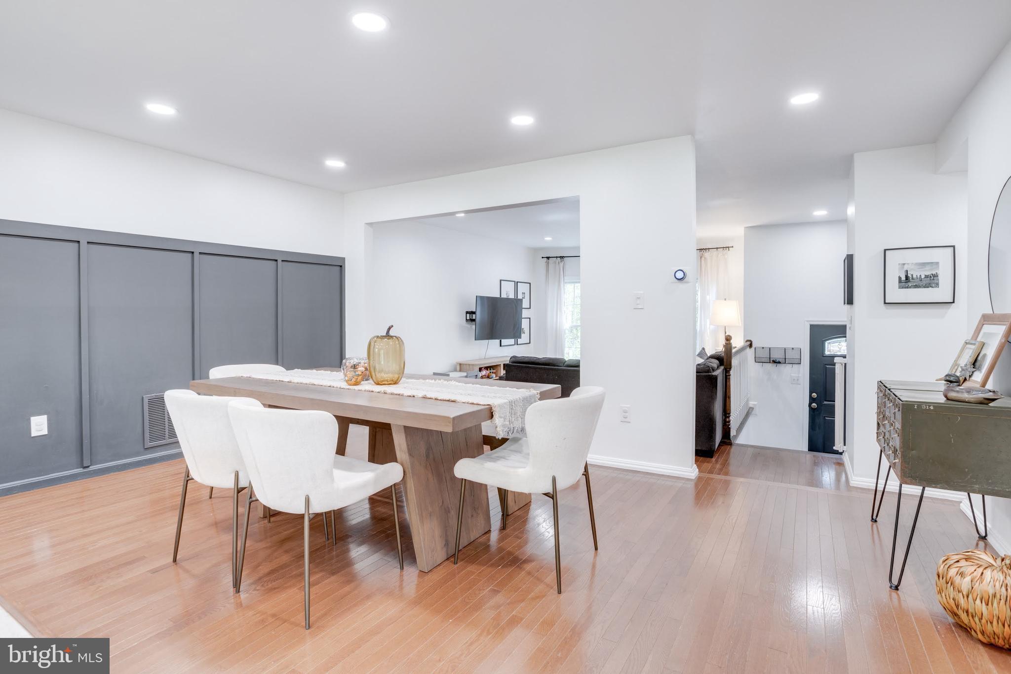 LAFAYETTE VILLAGE - Residential