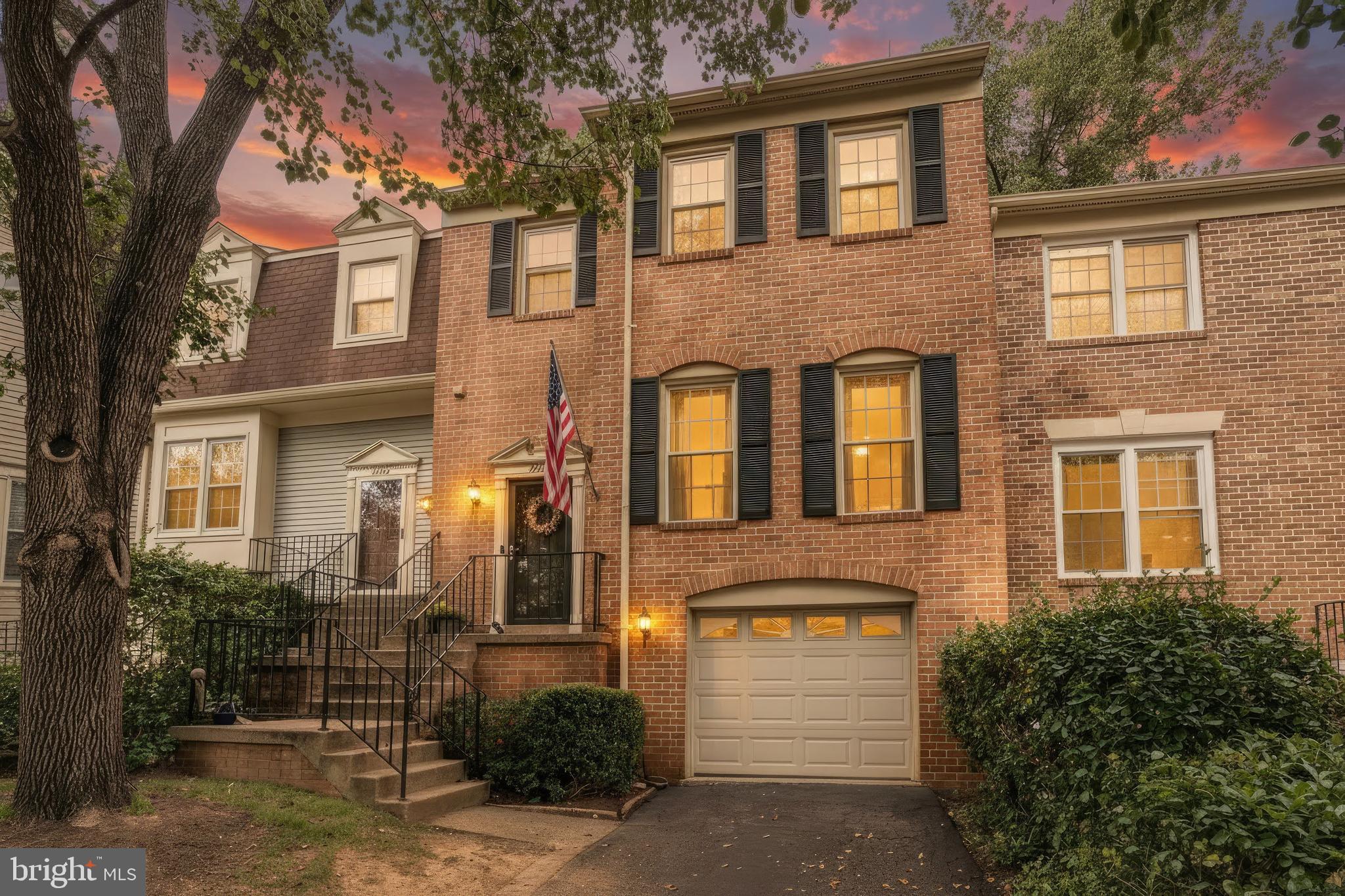 LAFAYETTE VILLAGE - Residential