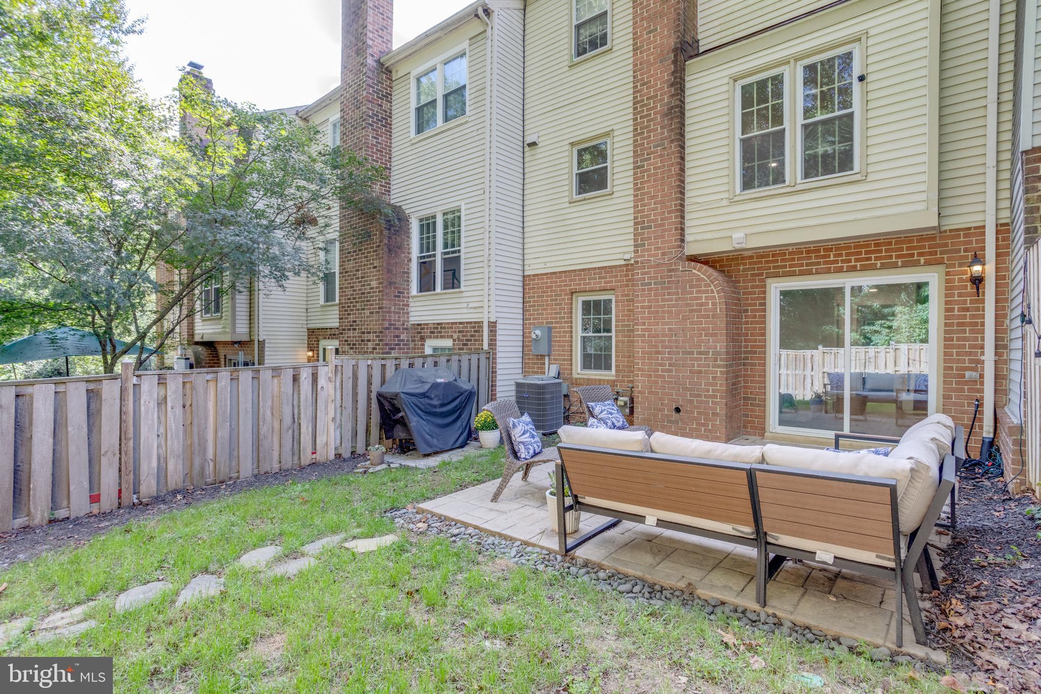 LAFAYETTE VILLAGE - Residential