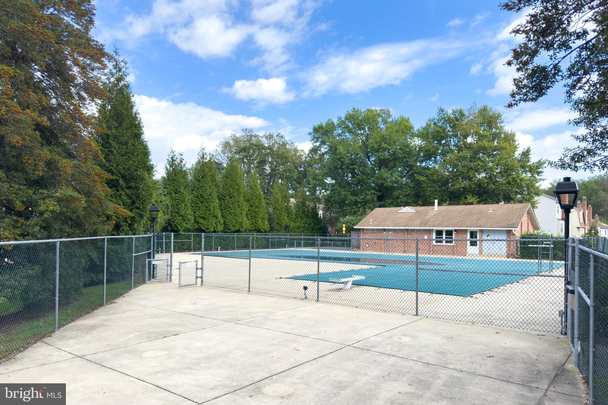 LAFAYETTE VILLAGE - Residential