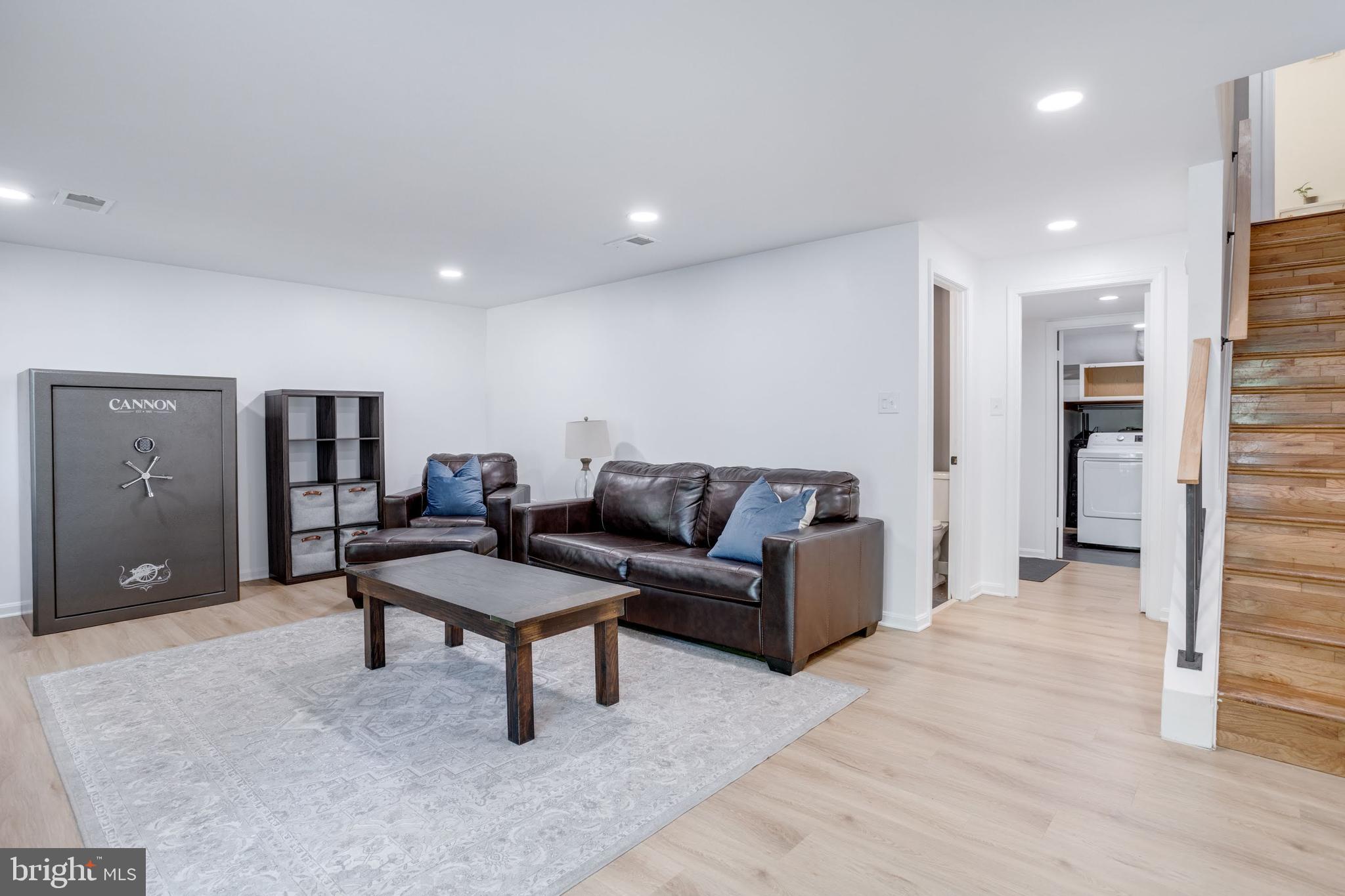 LAFAYETTE VILLAGE - Residential