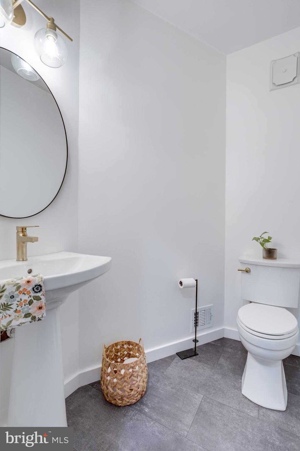 LAFAYETTE VILLAGE - Residential