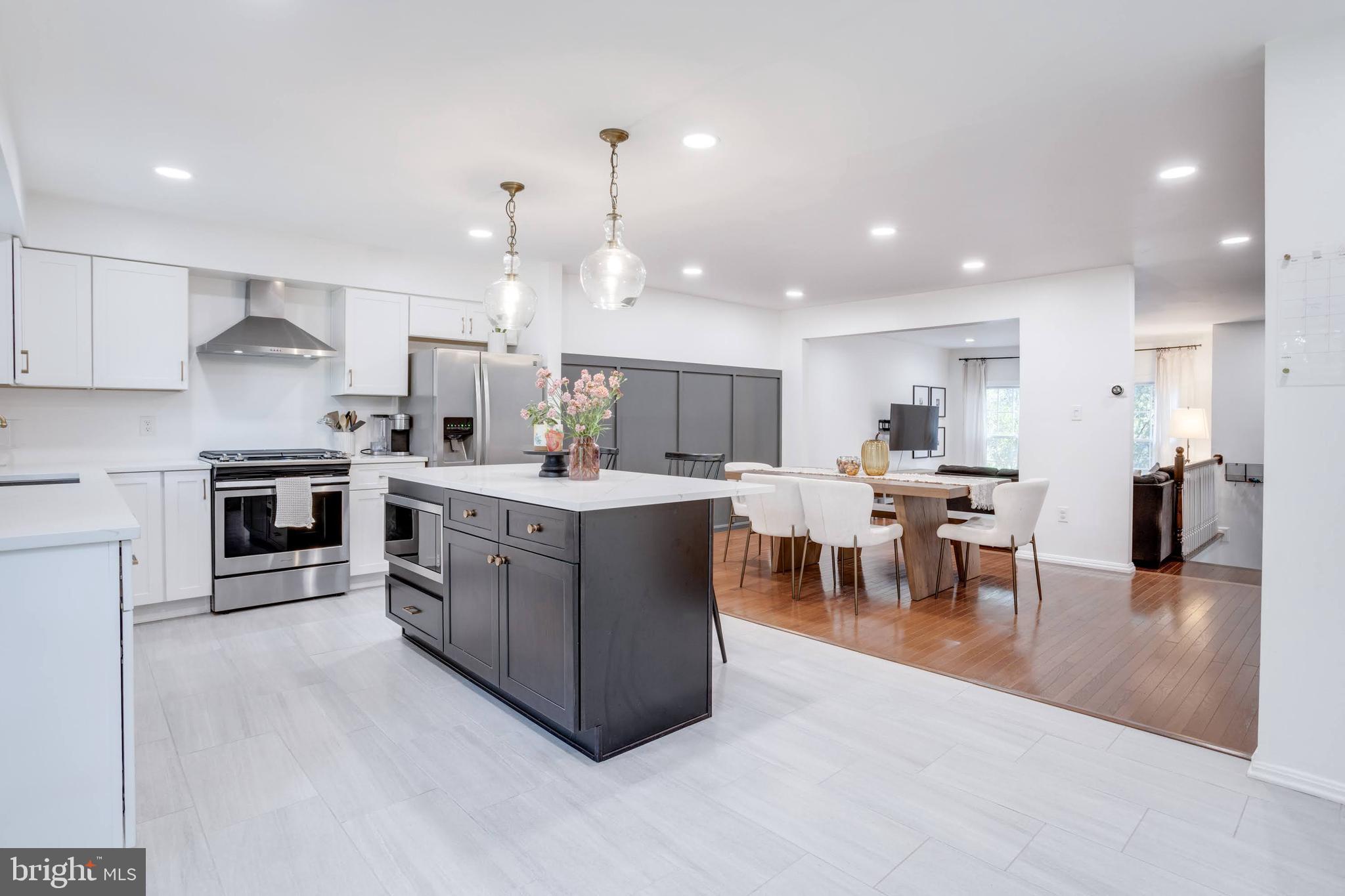 LAFAYETTE VILLAGE - Residential