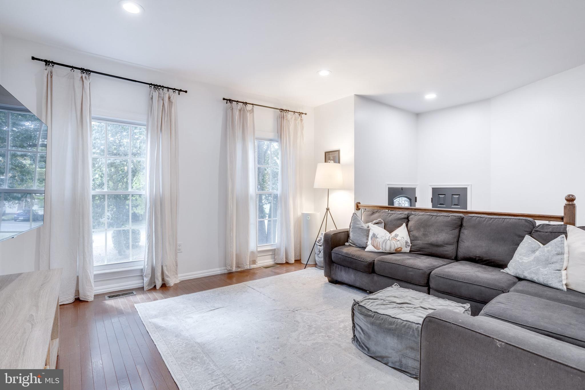 LAFAYETTE VILLAGE - Residential