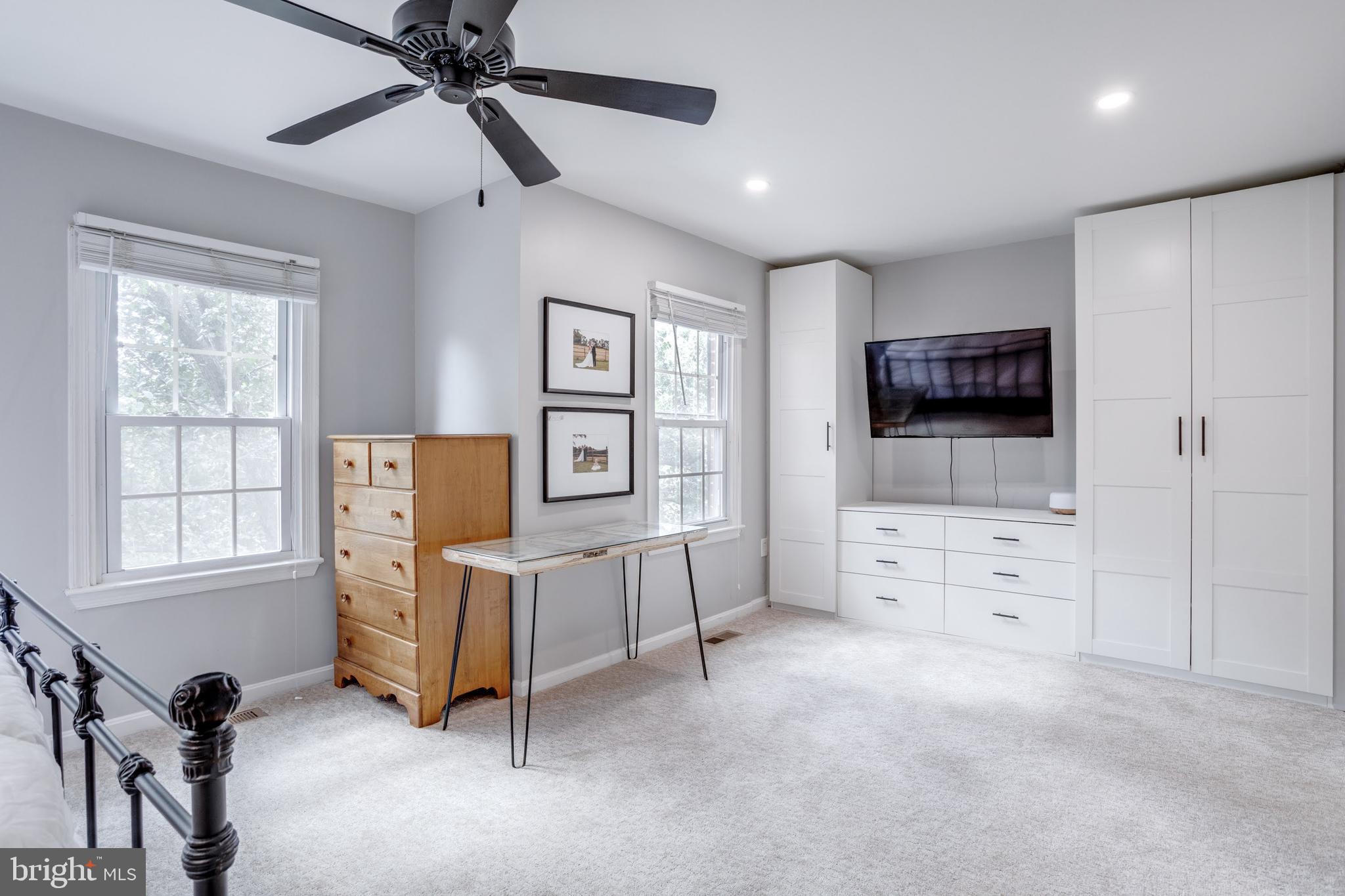 LAFAYETTE VILLAGE - Residential