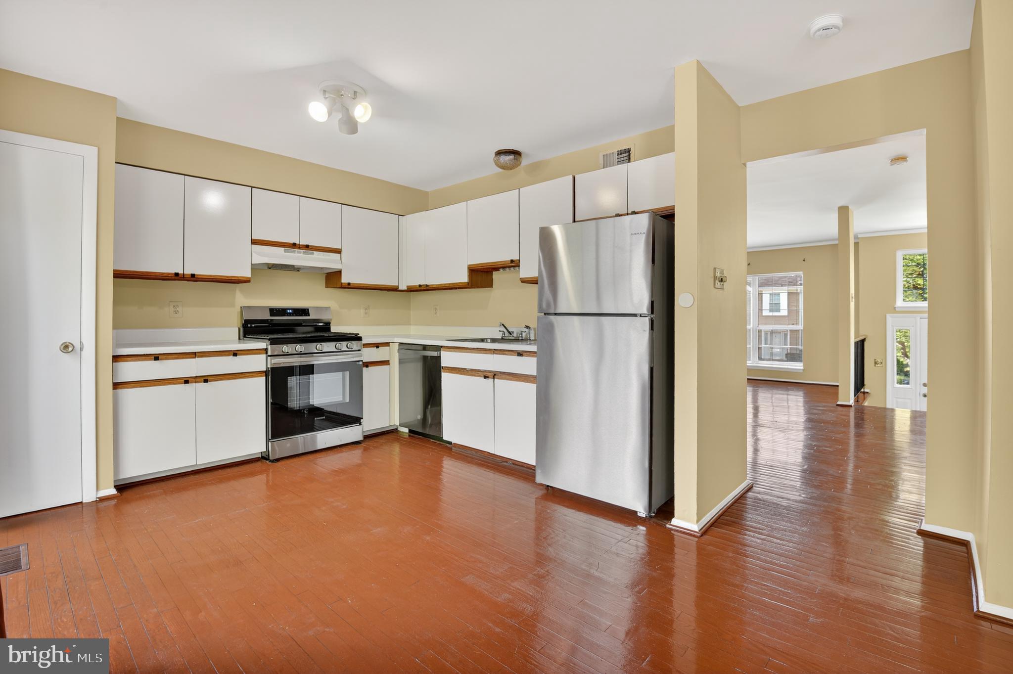 FLOWER HILL - Residential