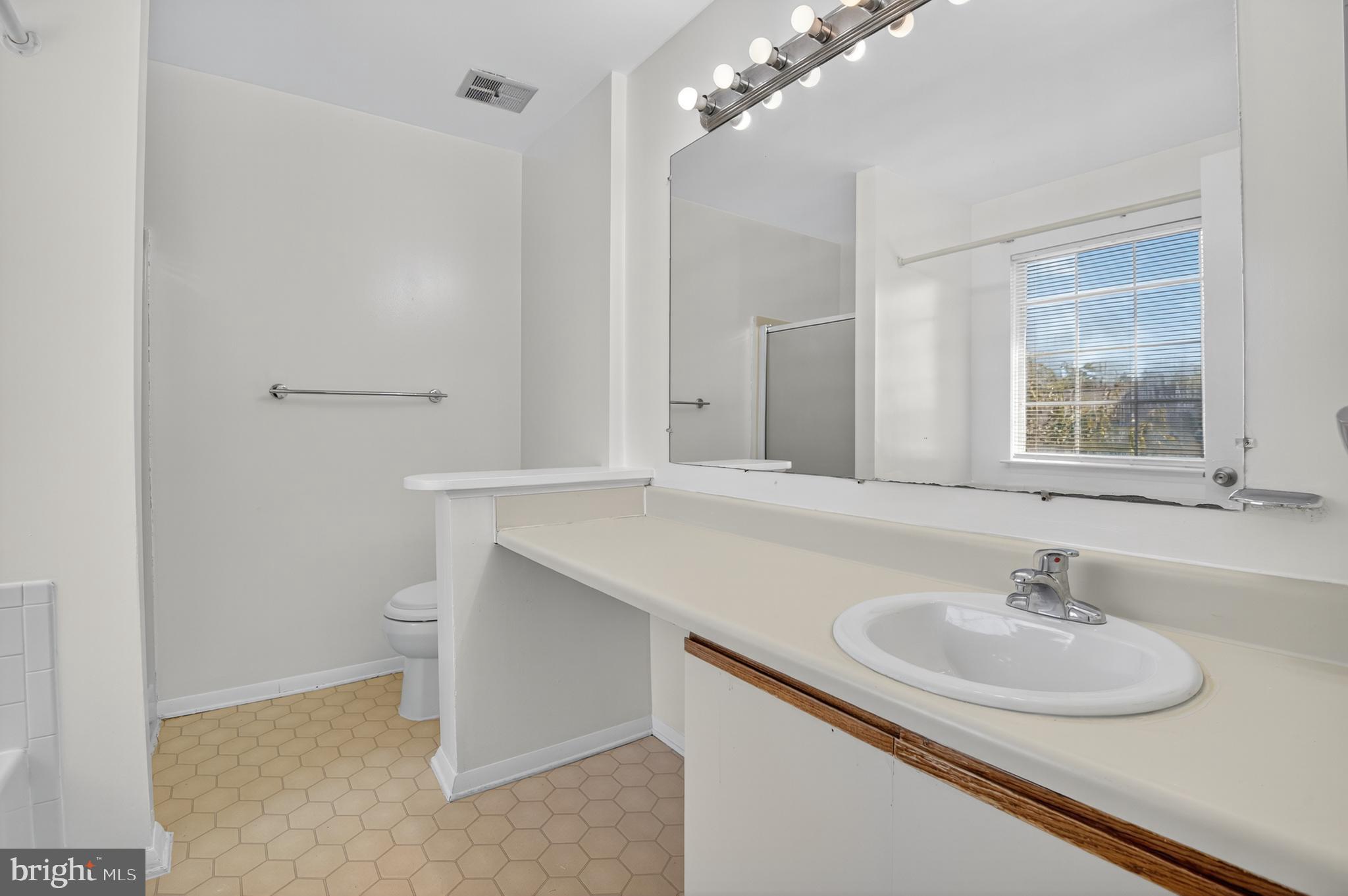 FLOWER HILL - Residential