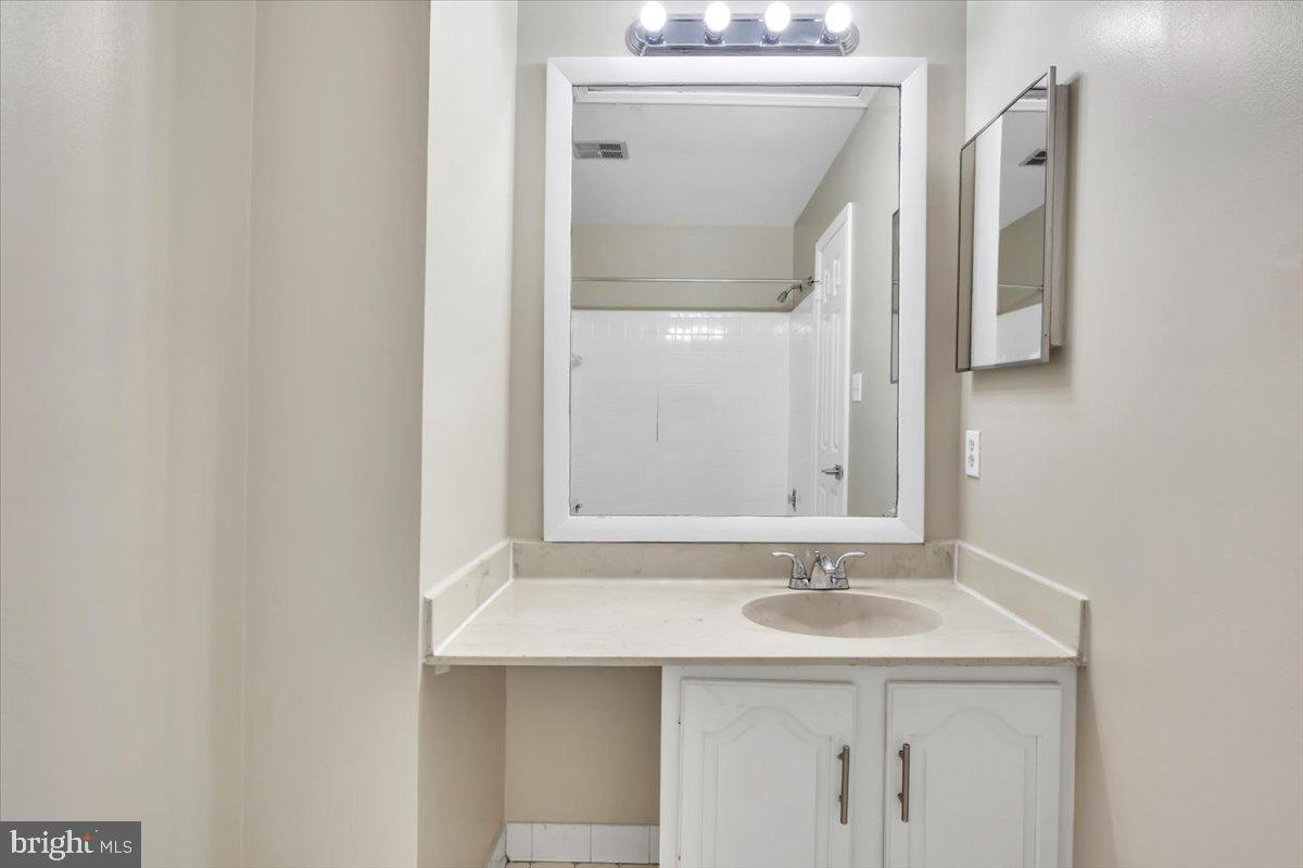 COLIN PLACE - Residential Lease