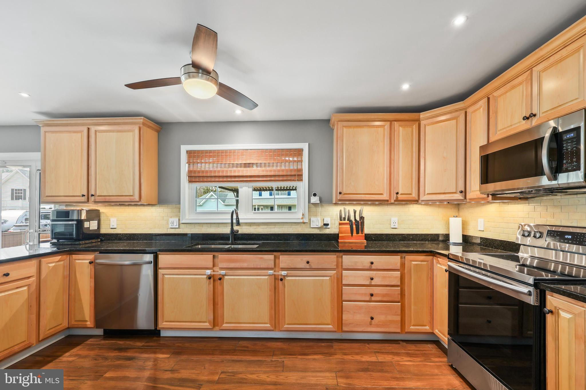 STONE HILL ESTATES - Residential