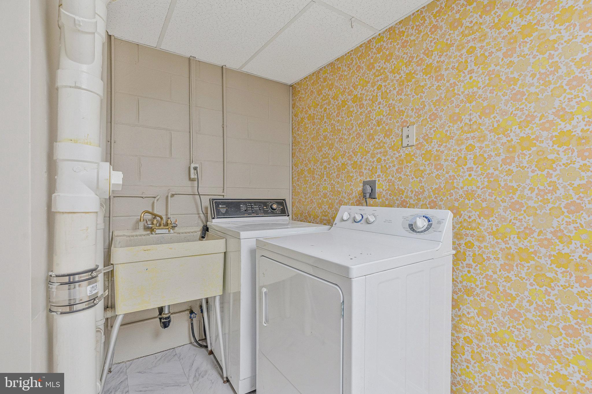 ANDOVER MEADOW - Residential