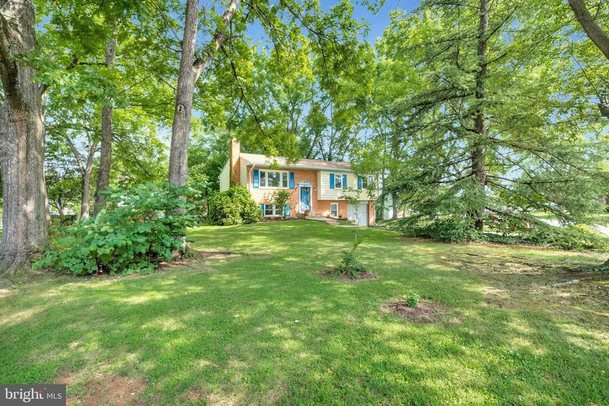 Multiple early offers received and Seller has ratified.  Open houses cancelledOPPORTUNITY KNOCKS and KNOCKS and KNOCKS!!  Meticulously maintained 3-bed/3-bath home on a large corner lot.  Tons of storage.  HVAC 2020, roof 2021, windows 2016.  Freshly painted AND ready to be the home of your dreams!! Amazingly located 0.75 miles from downtown Leesburg dining/shopping/awesomeness!! …AND... 545 FEET (not a typo :-) to Ida Lee Park with aquatics, tennis, soccer, festival fields, rec center, and Rust Public Library!!…AND... in the midst of a neighborhood that feels like growing up in the peace and tranquility of the 1950’s….AND no HOA…AND... As an added bonus, the layout with level-walkout basement is PERFECT for private multi-gen living!  Schedule your private appointment TODAY!