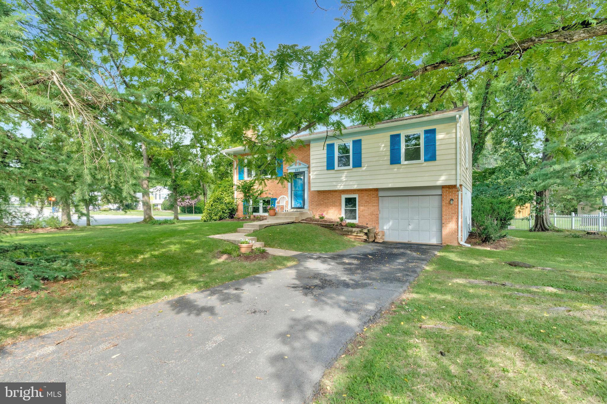 ANDOVER MEADOW - Residential