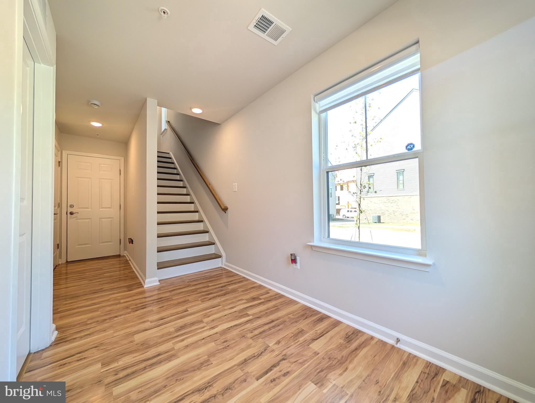 GATEWAY WEST - Residential Lease