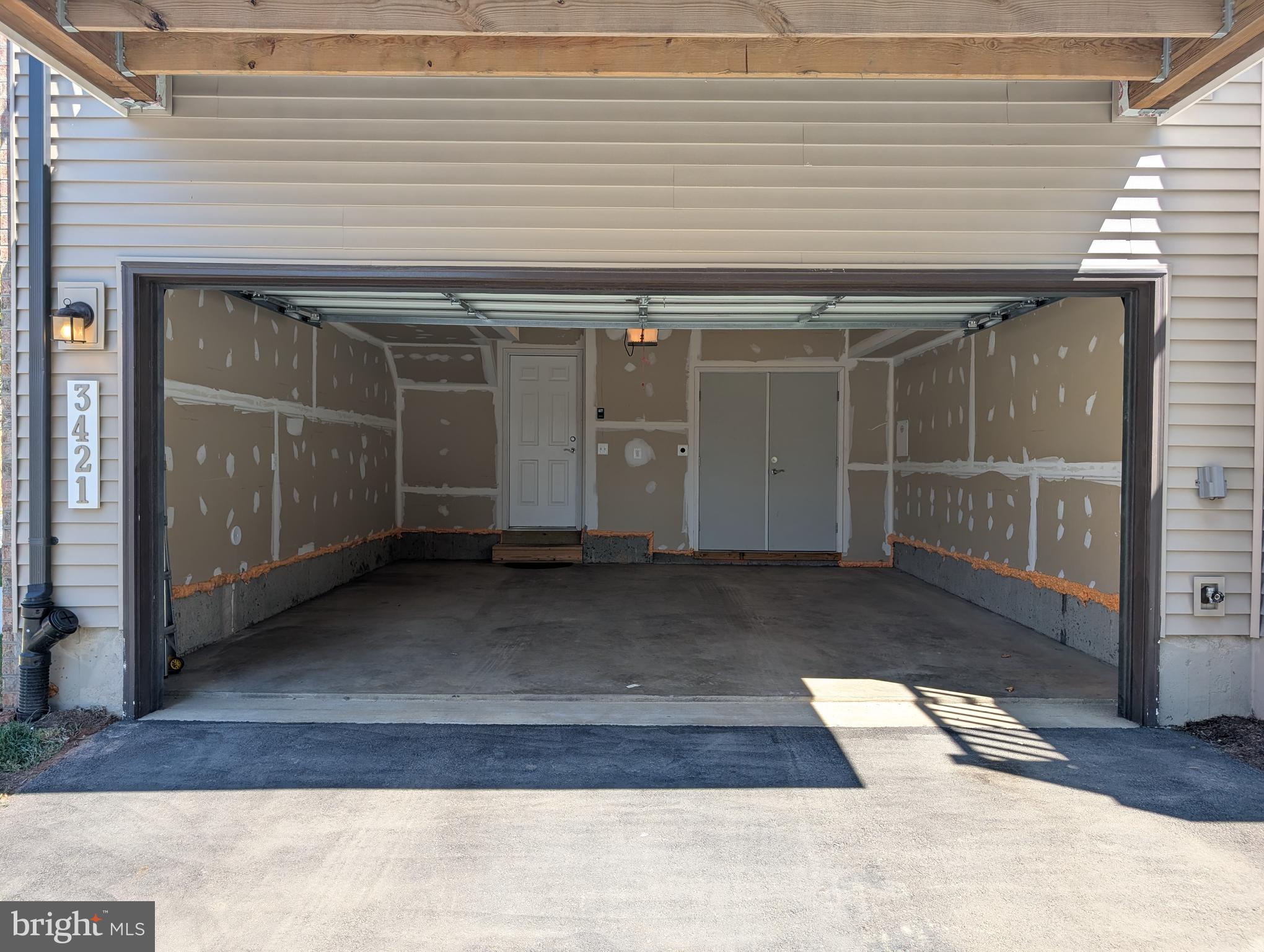 GATEWAY WEST - Residential Lease