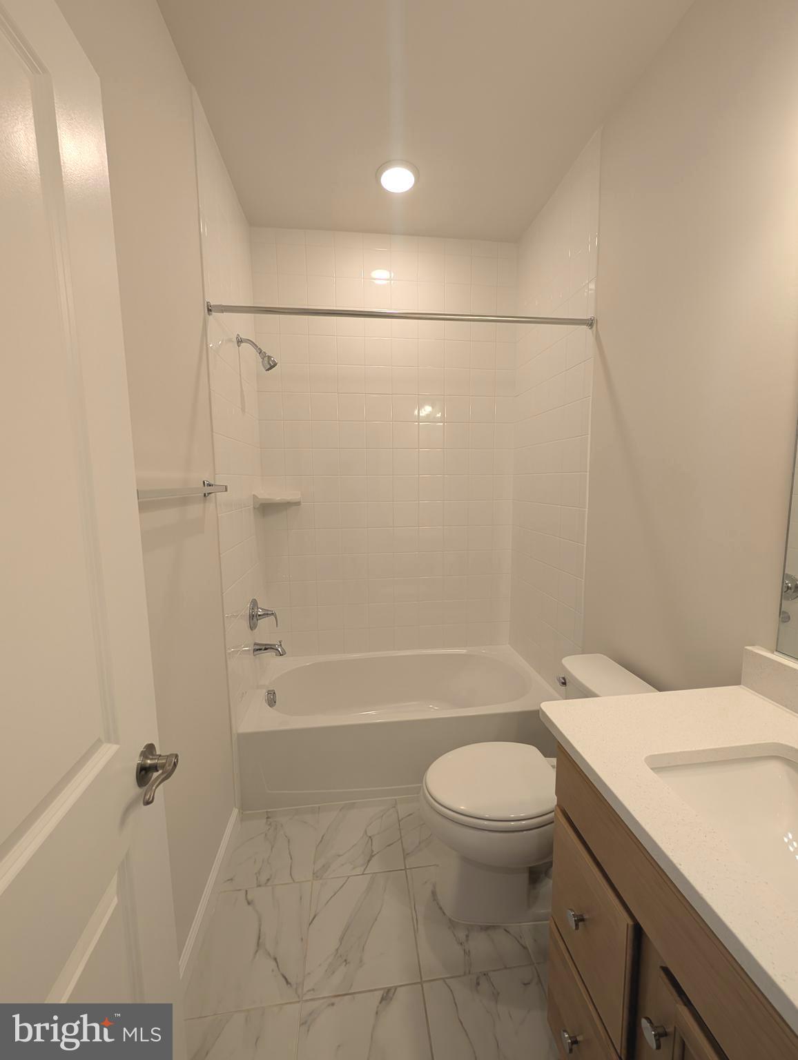 GATEWAY WEST - Residential Lease