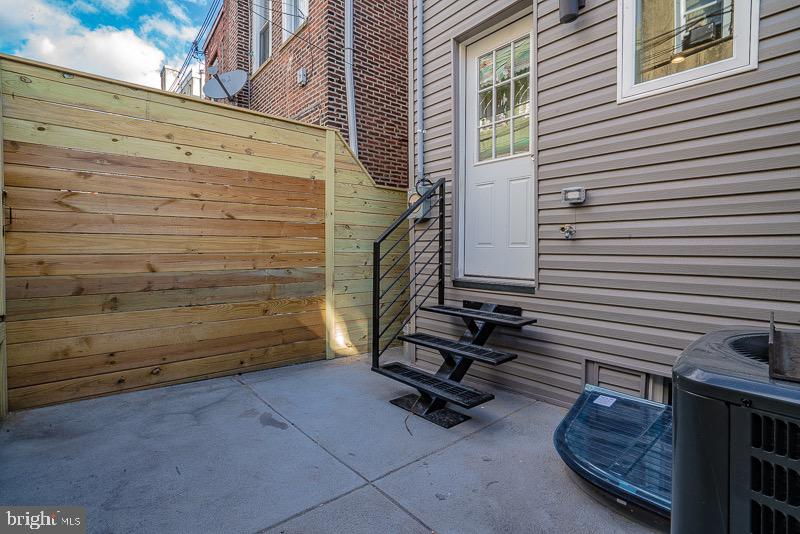 POINT BREEZE - Residential