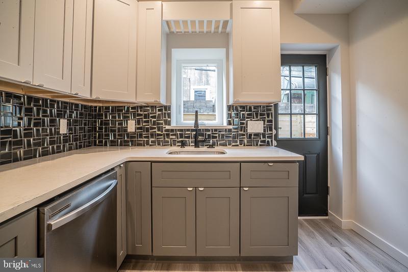 POINT BREEZE - Residential