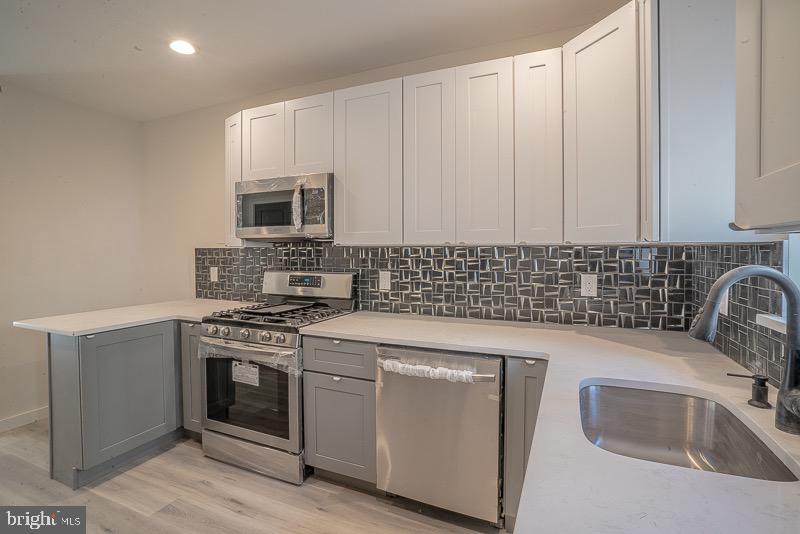 POINT BREEZE - Residential