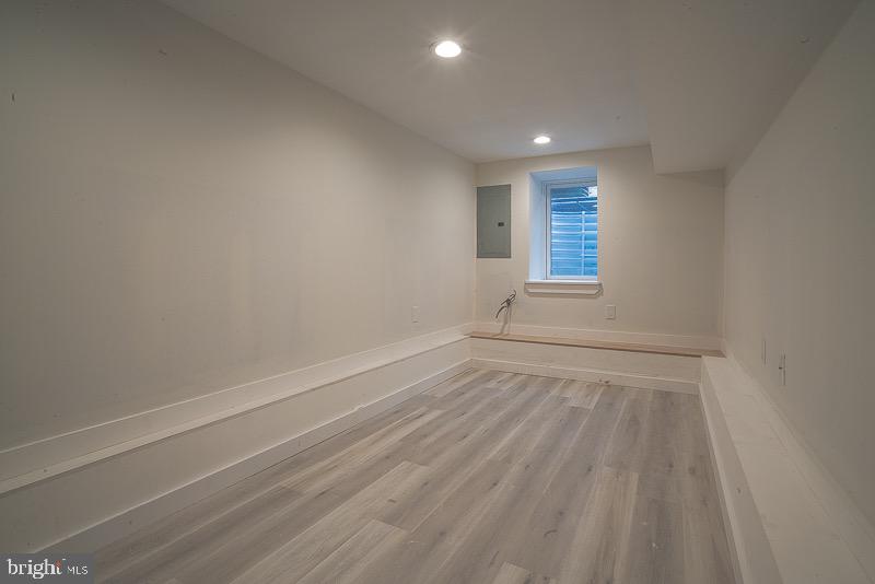 POINT BREEZE - Residential