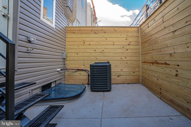 POINT BREEZE - Residential