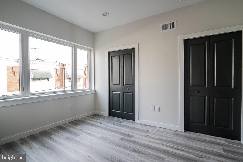 POINT BREEZE - Residential