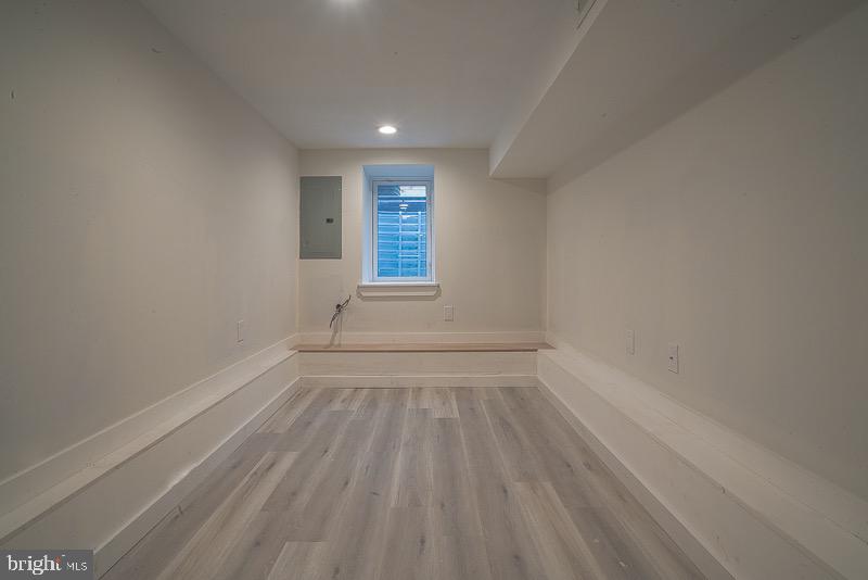 POINT BREEZE - Residential