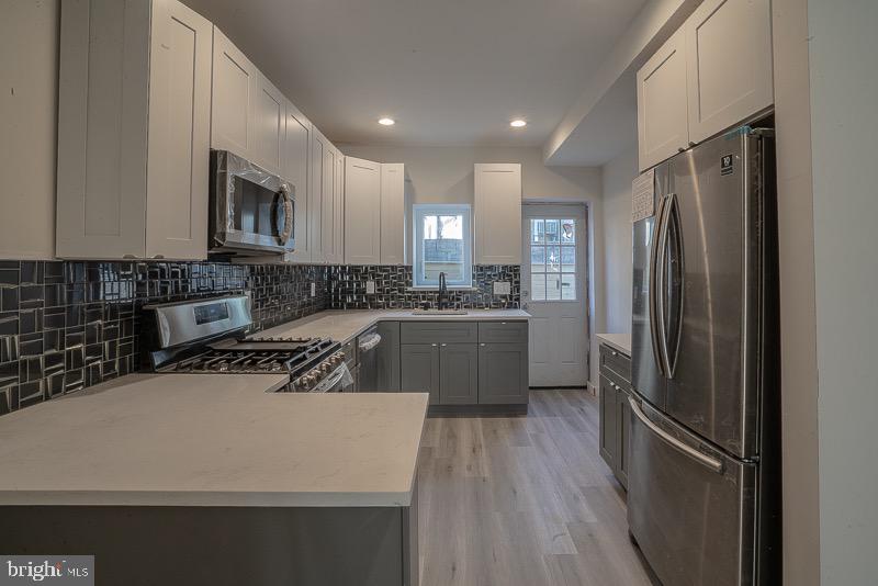 POINT BREEZE - Residential