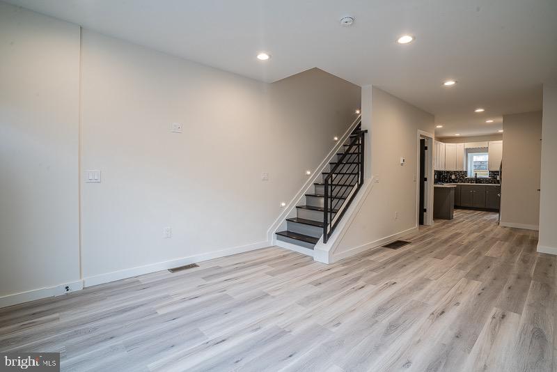 POINT BREEZE - Residential
