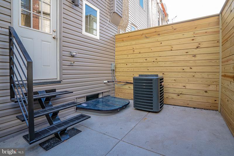 POINT BREEZE - Residential